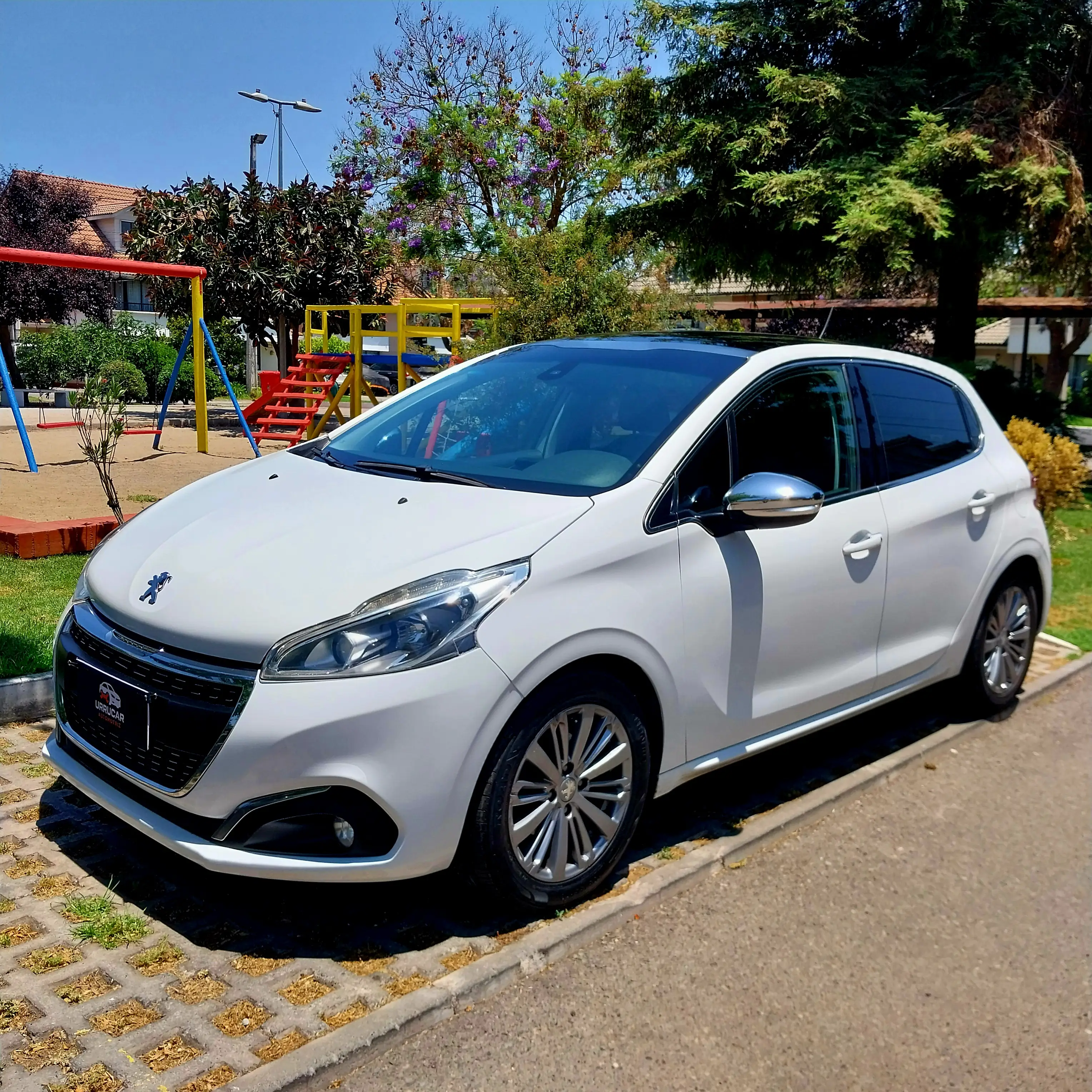 Peugeot 208 Allure 1.6 HDI